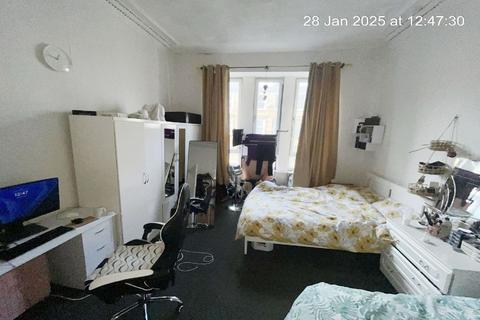 3 bedroom flat for sale, Langside Road, Flat 1-1, Glasgow G42