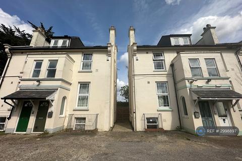 Cleveland Road, Uxbridge, UB8