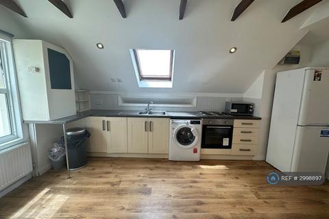 1 bedroom flat to rent, Cleveland Road, Uxbridge, UB8