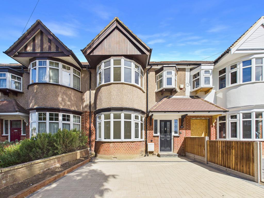 Detached house exterior, driveway