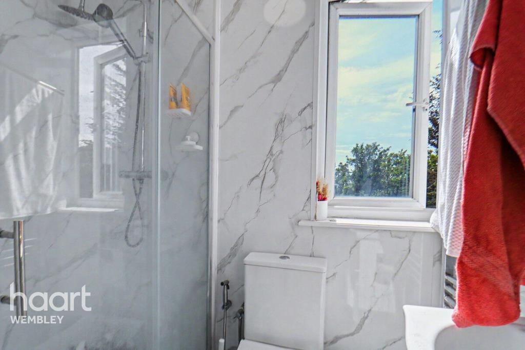 Apartment in Wembley - View 5