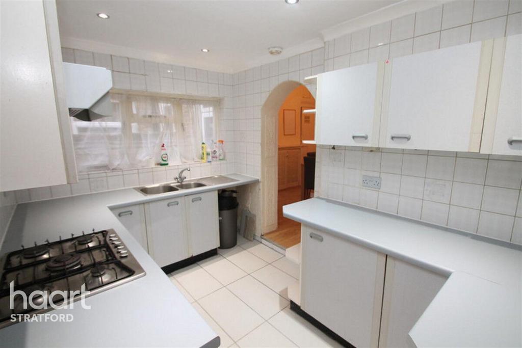 House in LONDON - View 2