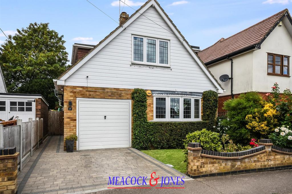 Detached house exterior, driveway, garage