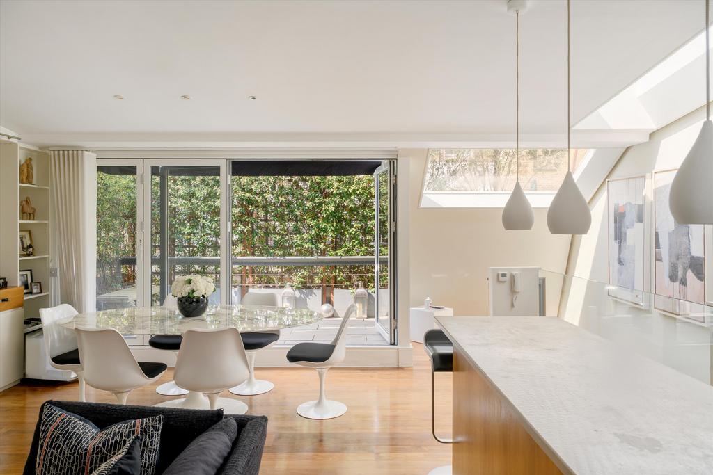 House in London - View 3