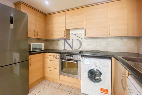 2 bedroom flat to rent, Highfield Road, Feltham, TW13