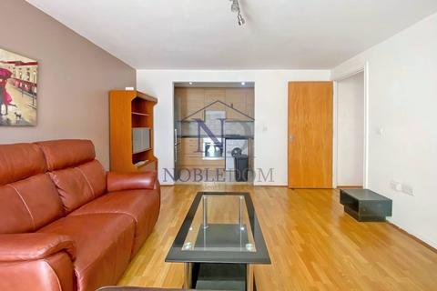 2 bedroom flat to rent, Highfield Road, Feltham, TW13