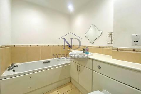 2 bedroom flat to rent, Highfield Road, Feltham, TW13
