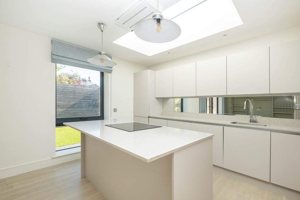 Apartment in London - View 3