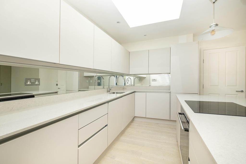 Apartment in London - View 5