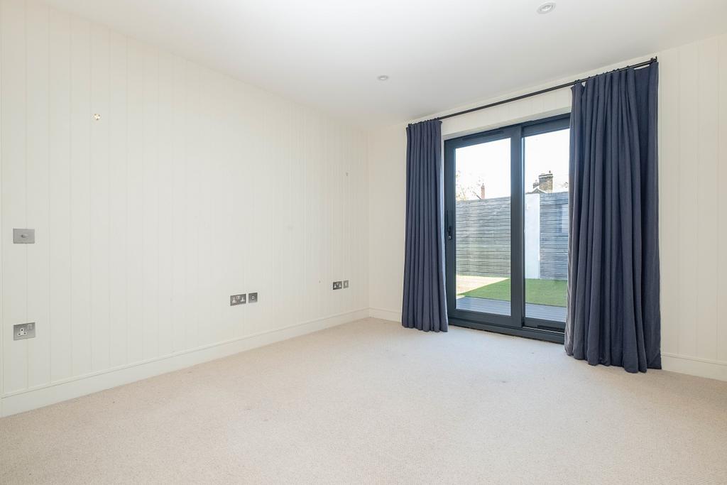 Apartment in London - More