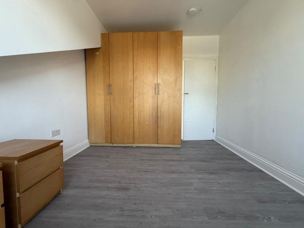 Apartment in Harrow - View 2