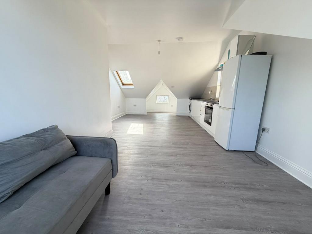Apartment in Harrow - View 3