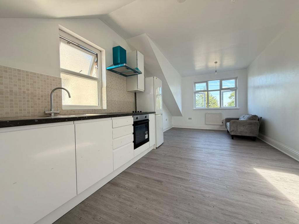 Apartment in Harrow - View 4