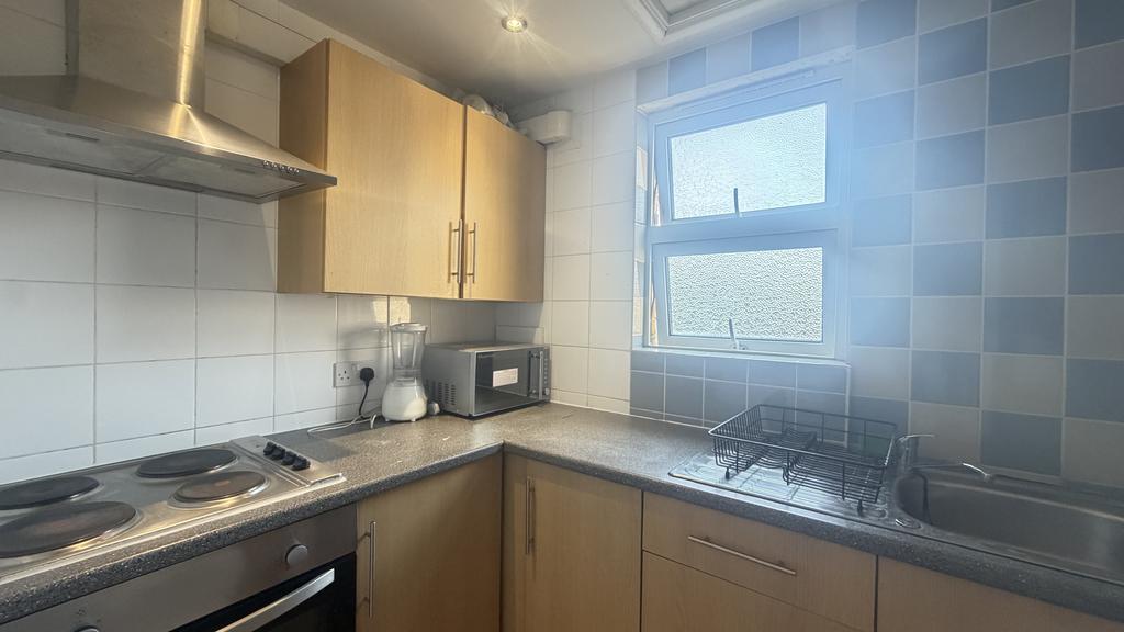 Apartment in London, West Ealing, Hanwell - View 4