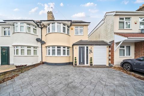 4 bedroom semi-detached house for sale, Axminster Crescent, Welling