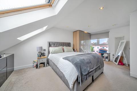4 bedroom semi-detached house for sale, Axminster Crescent, Welling