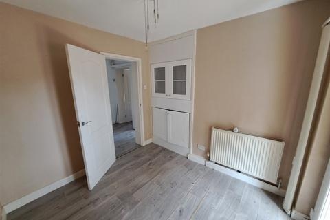 3 bedroom flat for sale, School Road, High Green, SHEFFIELD