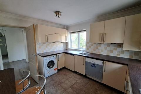 3 bedroom flat for sale, School Road, High Green, SHEFFIELD