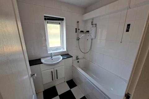 3 bedroom flat for sale, School Road, High Green, SHEFFIELD