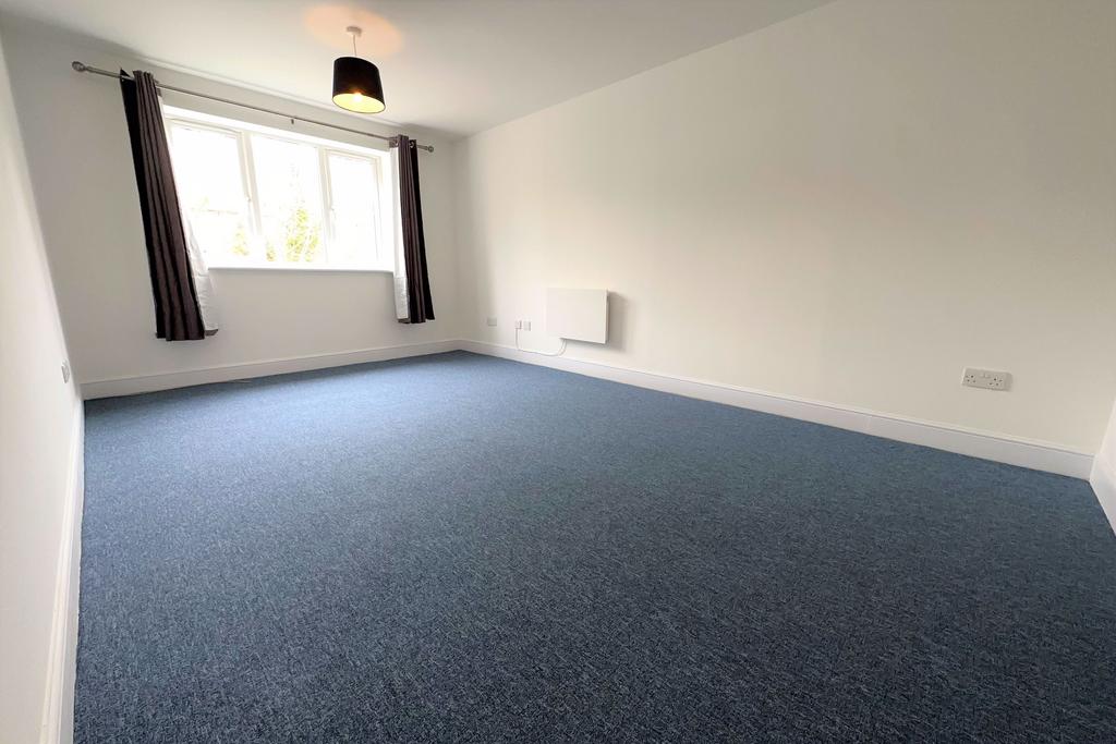 Apartment in New Barnet - View 2