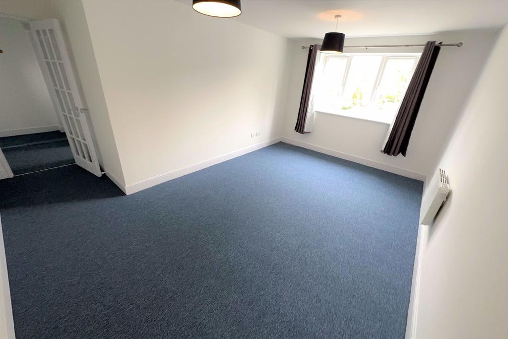 Apartment in New Barnet - View 3