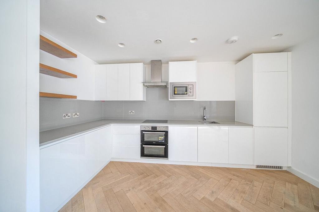 House in Croydon - View 3