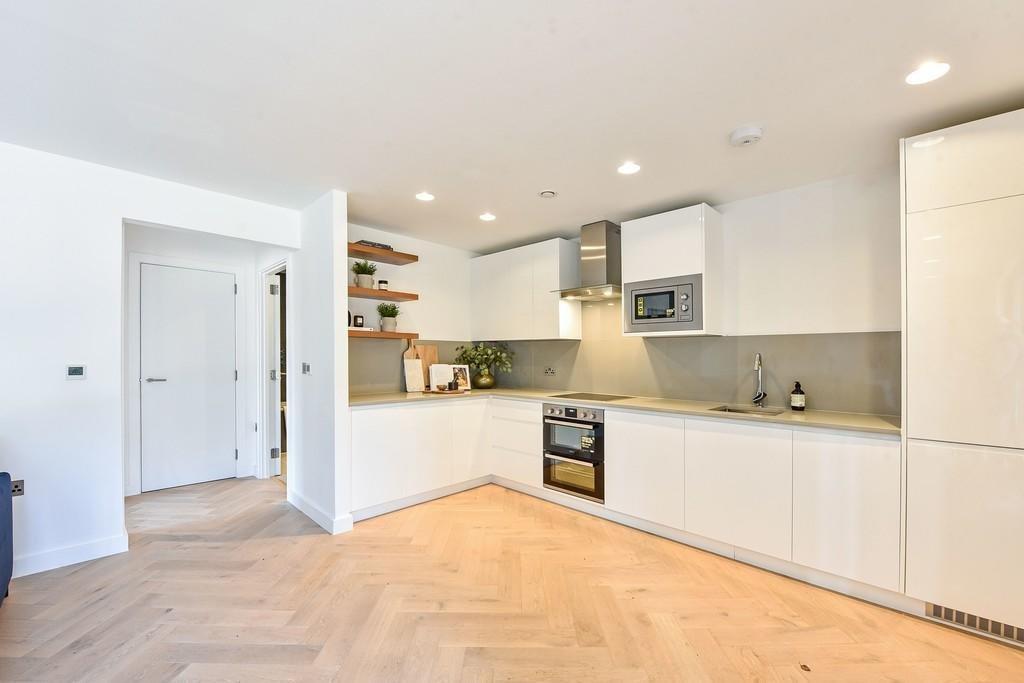 House in Croydon - View 4