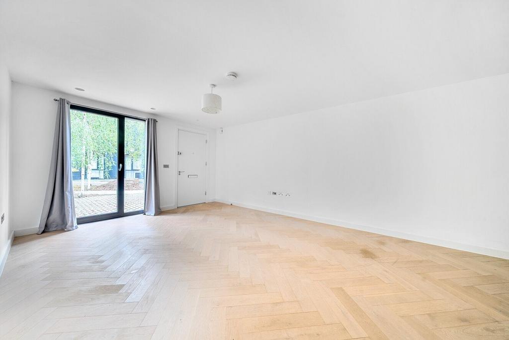 House in Croydon - View 4