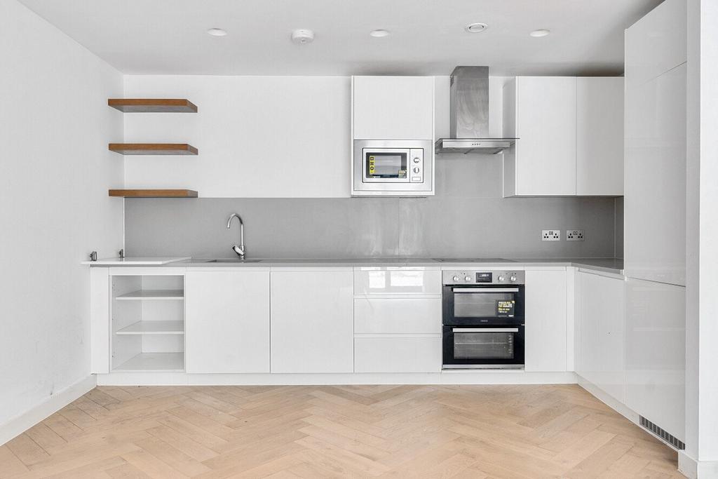 House in Croydon - View 5