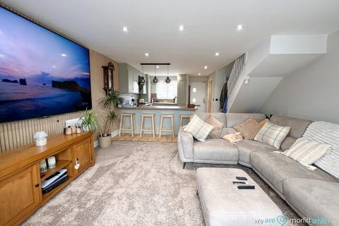 4 bedroom semi-detached house for sale, Pearwood Close, Goldthorpe, S63 9GU