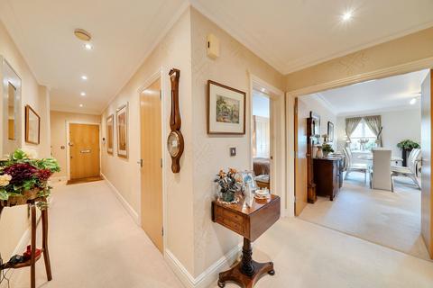 3 bedroom flat for sale, Hive Road, Bushey WD23
