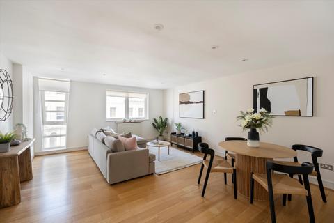 2 bedroom flat to rent, Kensington Gardens Square, London W2