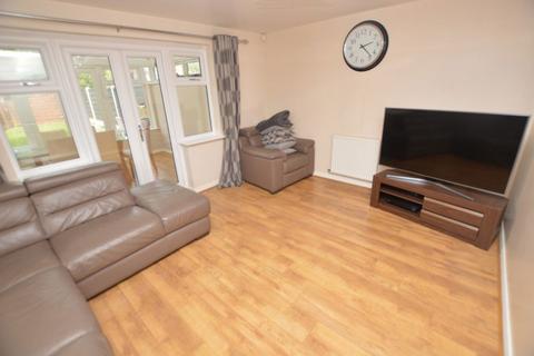 4 bedroom townhouse to rent, Ainsbrook Avenue, Blackley
