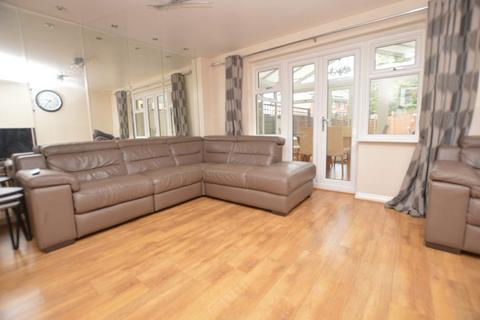 4 bedroom townhouse to rent, Ainsbrook Avenue, Blackley