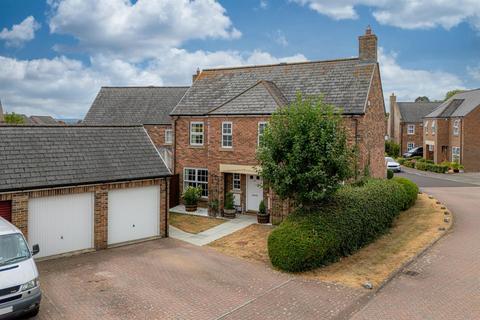 4 bedroom detached house for sale, Lacock Gardens, Hilperton, Trowbridge