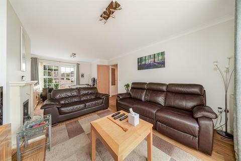 4 bedroom detached house for sale, Lacock Gardens, Hilperton, Trowbridge
