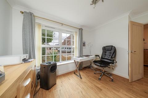 4 bedroom detached house for sale, Lacock Gardens, Hilperton, Trowbridge