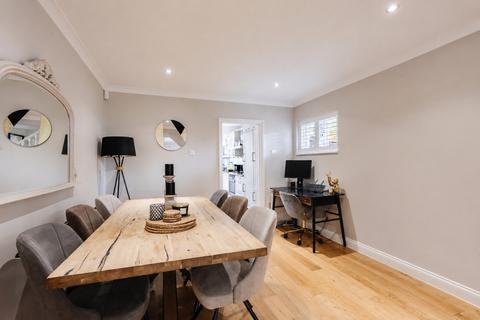 3 bedroom end of terrace house for sale, Hills Chace, Brentwood, CM14