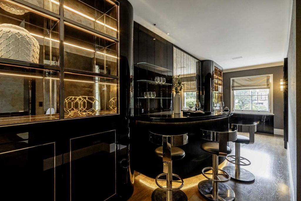 House in London - View 5