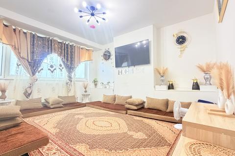 2 bedroom apartment to rent, Connell Crescent, LONDON
