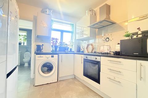 2 bedroom apartment to rent, Connell Crescent, LONDON