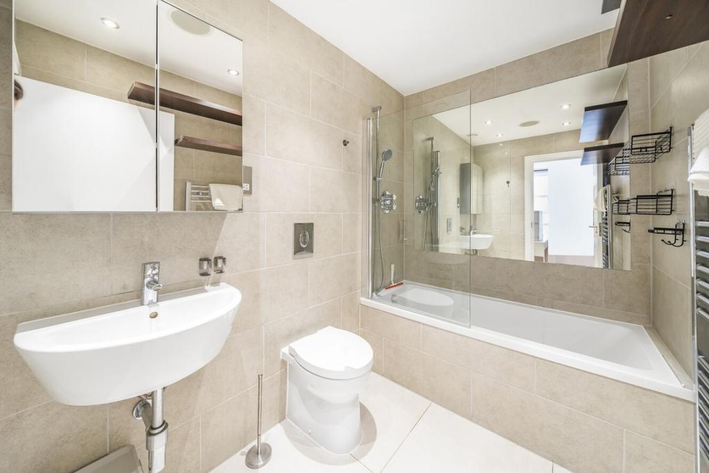 Apartment in Clapham - More