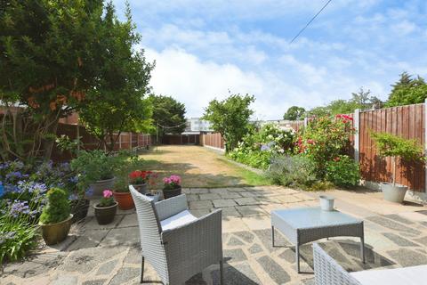 4 bedroom end of terrace house for sale, Cavendish Gardens, Barking