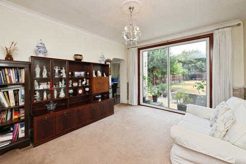 4 bedroom end of terrace house for sale, Cavendish Gardens, Barking