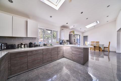 6 bedroom terraced house for sale, Cavendish Gardens, Barking