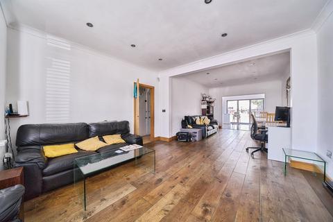 6 bedroom terraced house for sale, Cavendish Gardens, Barking