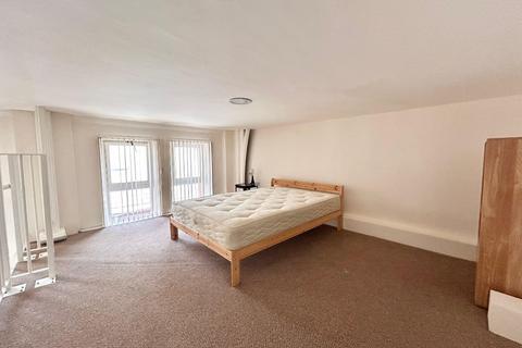 undefined, Holderness Road, Hull, HU9