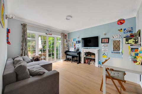 5 bedroom house to rent, Courtlands Avenue, Hayes, BR2