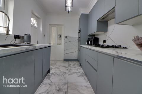 3 bedroom terraced house to rent, Midland Road, PETERBOROUGH