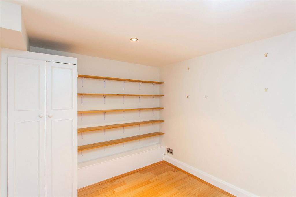 Apartment in London - More
